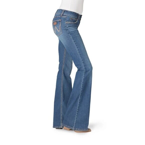 Wrangler Retro Mae Mid Rise Flare Jeans Womens 3x34 Medium Wash 112321493 - Picture 1 of 3
